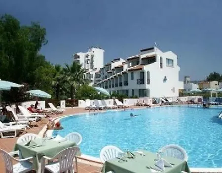 Kusadasi Denize Sifir Tatil Odalari Bed and Breakfast *